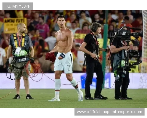 切尔西平局：波切蒂诺的换人调整引争议，主帅波切蒂诺